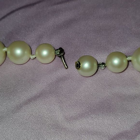 Vintage Large White Champagne Faux Knotted Pearl Strand Beaded Necklace 24”‎ - Picture 3 of 7